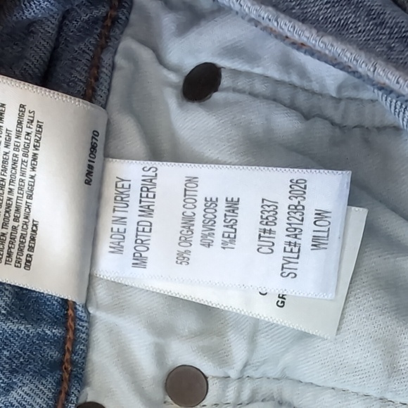 Agolde Willow Light Wash Tapered Midrise Jeans - Picture 8 of 9